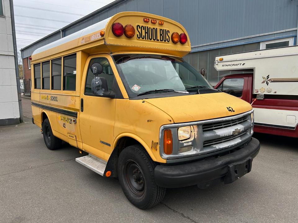 Chevrolet Express 3500 School Bus